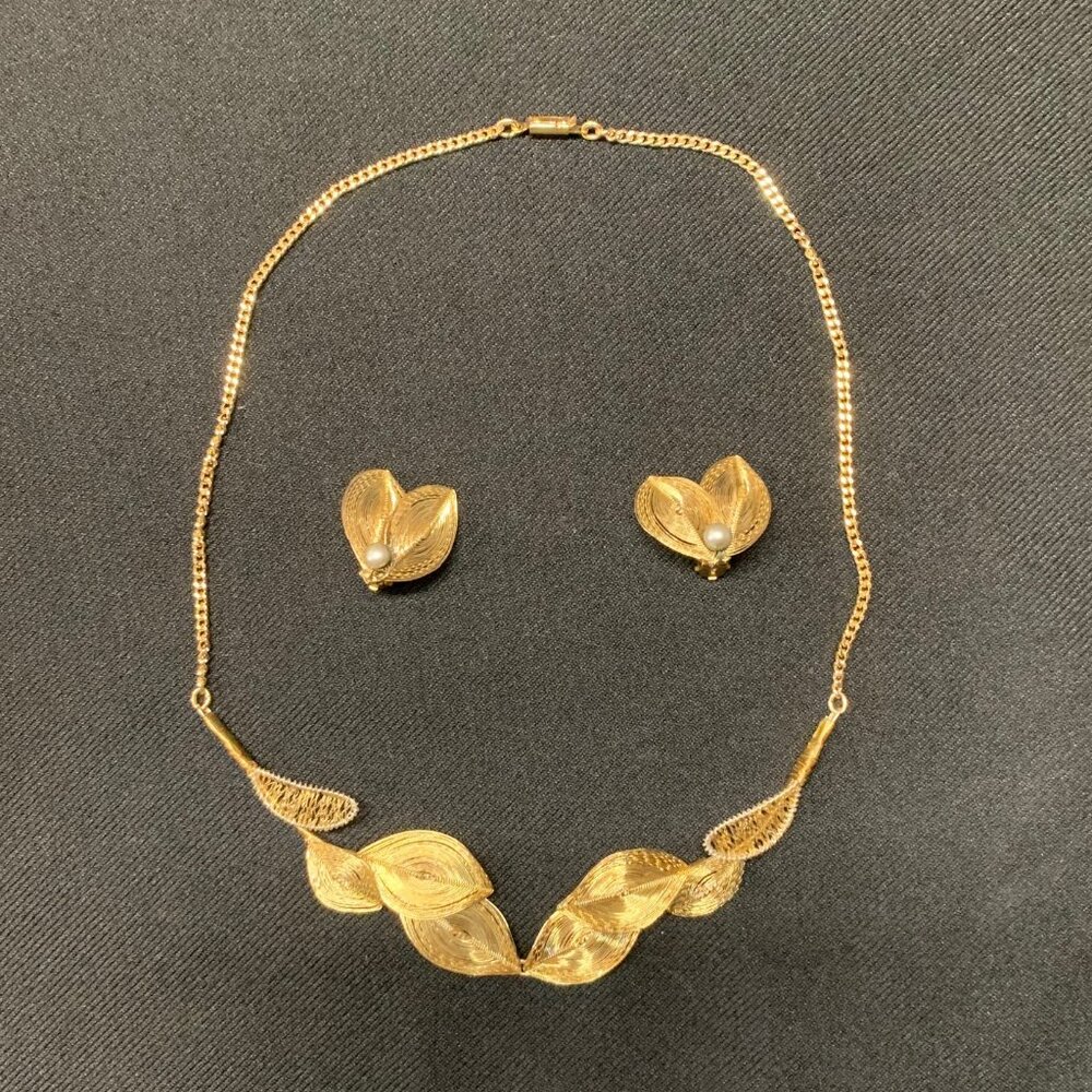 Artisan Necklace Clip Earrings Mid Century Germany Gold Spun Wire Leaf Design